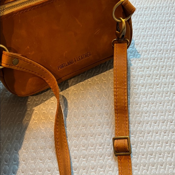 Portland Leather Goods Scarlett Sling in Dakota - Picture 10 of 10